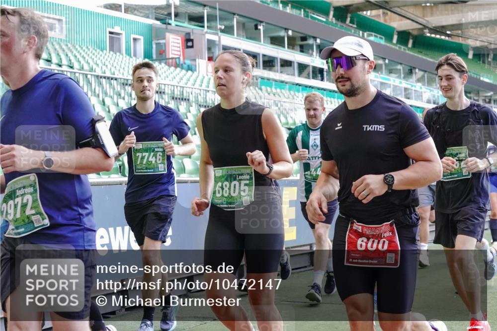 13.09.2026 - 21. swb-Marathon Bremen Michael Burmester http://msf.ph/oto/10472147 13.09.2026 13:14:59 Laufen im Stadion 143, 263, 266, 300, 414, 460, 631, 768, 956, 1008, 1047, 1392, 1408, 1573, 1596, 1818, 1819, 1874, 2024, 2035, 2079, 2233, 2235, 2314, 2359, 2385, 2386, 2387, 2412, 2457, 2466, 2484, 2494, 2521, 2540, 2564, 2667, 2690, 2691, 2693, 2737, 2760, 2783, 2829, 2838, 2859, 2861, 2865, 2874, 2887, 2958, 2978, 3075, 3111, 3157, 3165, 3185, 3209, 3265, 3304, 3355, 3378, 3382, 3405, 3428, 3653, 3661, 3670, 3680, 3829, 4034, 4080, 4306, 703 meine-sportfotos.de