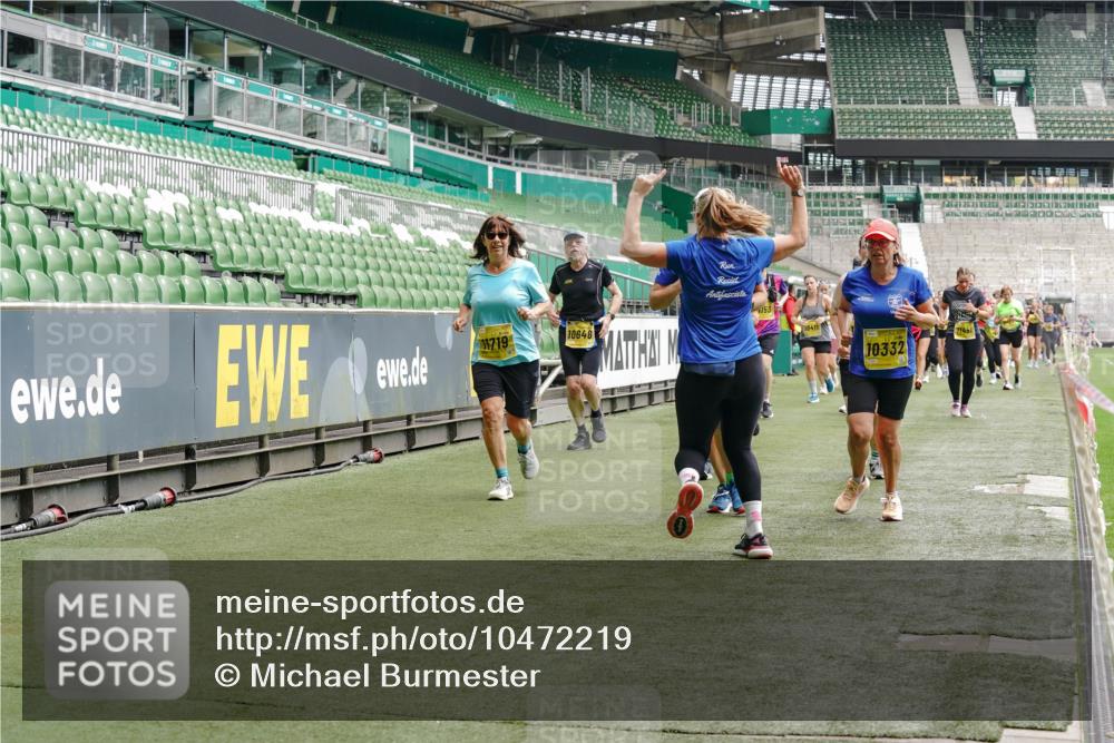 13.09.2026 - 21. swb-Marathon Bremen Michael Burmester http://msf.ph/oto/10472219 13.09.2026 10:37:20 Laufen im Stadion 10090, 10091, 10092, 10150, 10153, 10154, 10160, 10186, 10187, 10190, 10198, 10237, 10251, 10257, 10263, 10272, 10273, 10274, 10275, 10278, 10283, 10291, 10296, 10305, 10306, 10315, 10323, 10327, 10331, 10332, 10338, 10370, 10375, 10376, 10382, 10390, 10403, 10411, 10420, 10429, 10432, 10439, 10444, 10465, 10473, 10481, 10488, 10497, 10500, 10516, 10531, 10560, 10569, 10598, 10607, 10613, 10633, 10647, 10648, 10654, 10659, 10663, 10671, 10672, 10674, 10823 meine-sportfotos.de