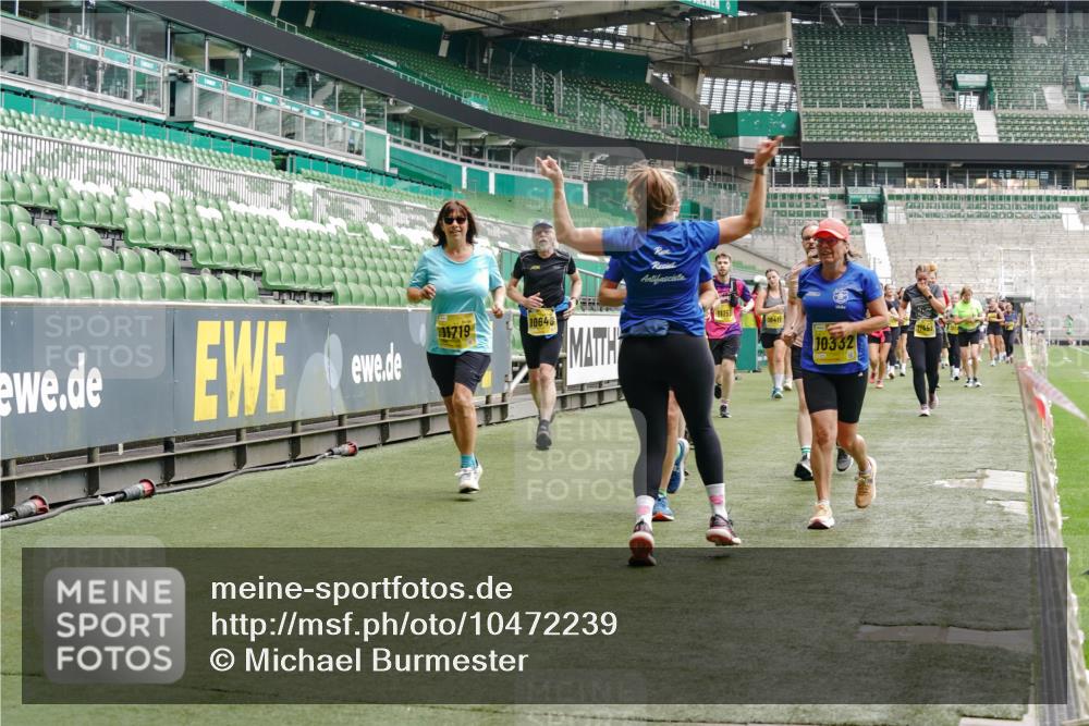 13.09.2026 - 21. swb-Marathon Bremen Michael Burmester http://msf.ph/oto/10472239 13.09.2026 10:37:20 Laufen im Stadion 10090, 10091, 10092, 10150, 10153, 10154, 10160, 10186, 10187, 10190, 10198, 10237, 10251, 10257, 10263, 10272, 10273, 10274, 10275, 10278, 10283, 10291, 10296, 10305, 10306, 10315, 10323, 10327, 10331, 10332, 10338, 10370, 10375, 10376, 10382, 10390, 10403, 10411, 10420, 10429, 10432, 10439, 10444, 10465, 10473, 10481, 10488, 10497, 10500, 10516, 10531, 10560, 10569, 10598, 10607, 10613, 10633, 10647, 10648, 10654, 10659, 10663, 10671, 10672, 10674, 10823 meine-sportfotos.de