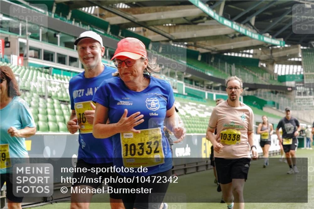 13.09.2026 - 21. swb-Marathon Bremen Michael Burmester http://msf.ph/oto/10472342 13.09.2026 10:37:24 Laufen im Stadion 10090, 10091, 10092, 10150, 10153, 10154, 10160, 10186, 10187, 10190, 10198, 10237, 10251, 10257, 10263, 10272, 10273, 10274, 10275, 10278, 10283, 10291, 10296, 10305, 10315, 10323, 10327, 10331, 10332, 10338, 10370, 10375, 10376, 10382, 10390, 10403, 10411, 10420, 10429, 10432, 10439, 10444, 10465, 10481, 10488, 10497, 10500, 10516, 10531, 10560, 10569, 10598, 10607, 10613, 10633, 10647, 10648, 10654, 10659, 10663, 10674, 10823 meine-sportfotos.de