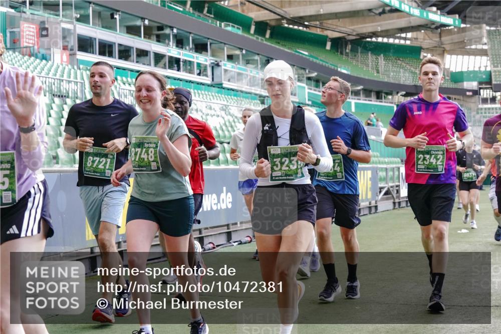 13.09.2026 - 21. swb-Marathon Bremen Michael Burmester http://msf.ph/oto/10472381 13.09.2026 13:15:07 Laufen im Stadion 143, 263, 266, 300, 414, 460, 598, 631, 768, 956, 1008, 1047, 1392, 1408, 1573, 1818, 1819, 1874, 2013, 2024, 2035, 2218, 2233, 2235, 2314, 2359, 2385, 2386, 2387, 2412, 2457, 2466, 2468, 2484, 2494, 2521, 2540, 2564, 2667, 2690, 2691, 2693, 2737, 2760, 2783, 2829, 2838, 2859, 2861, 2865, 2874, 2887, 2958, 2978, 3001, 3075, 3111, 3157, 3165, 3185, 3209, 3237, 3265, 3304, 3355, 3378, 3382, 3405, 3428, 3486, 3653, 3661, 3670, 3680, 3829, 4034, 4080, 4306, 703 meine-sportfotos.de