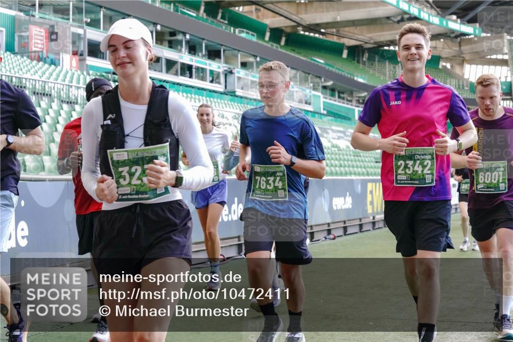 13.09.2026 - 21. swb-Marathon Bremen Michael Burmester http://msf.ph/oto/10472411 13.09.2026 13:15:08 Laufen im Stadion 143, 263, 266, 300, 414, 460, 598, 631, 768, 956, 1008, 1047, 1392, 1408, 1573, 1818, 1819, 1874, 2013, 2024, 2035, 2218, 2233, 2235, 2314, 2359, 2385, 2386, 2387, 2412, 2457, 2466, 2468, 2484, 2494, 2521, 2540, 2564, 2667, 2690, 2691, 2693, 2737, 2760, 2783, 2829, 2838, 2859, 2861, 2865, 2874, 2887, 2958, 2978, 3001, 3075, 3111, 3157, 3165, 3185, 3209, 3237, 3265, 3304, 3355, 3378, 3382, 3405, 3428, 3486, 3653, 3661, 3670, 3680, 3829, 4034, 4080, 4306, 703 meine-sportfotos.de