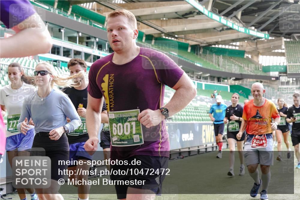 13.09.2026 - 21. swb-Marathon Bremen Michael Burmester http://msf.ph/oto/10472472 13.09.2026 13:15:09 Laufen im Stadion 143, 263, 266, 300, 414, 460, 598, 631, 653, 768, 956, 1008, 1047, 1392, 1408, 1573, 1818, 1819, 1874, 2013, 2024, 2035, 2218, 2233, 2235, 2314, 2359, 2385, 2386, 2387, 2412, 2457, 2466, 2468, 2484, 2494, 2521, 2540, 2564, 2667, 2690, 2691, 2693, 2737, 2760, 2783, 2829, 2838, 2859, 2861, 2865, 2874, 2887, 2958, 2978, 3001, 3075, 3111, 3157, 3165, 3185, 3209, 3237, 3265, 3304, 3355, 3378, 3382, 3405, 3428, 3486, 3512, 3653, 3661, 3670, 3680, 3829, 4034, 4080, 4306, 703 meine-sportfotos.de