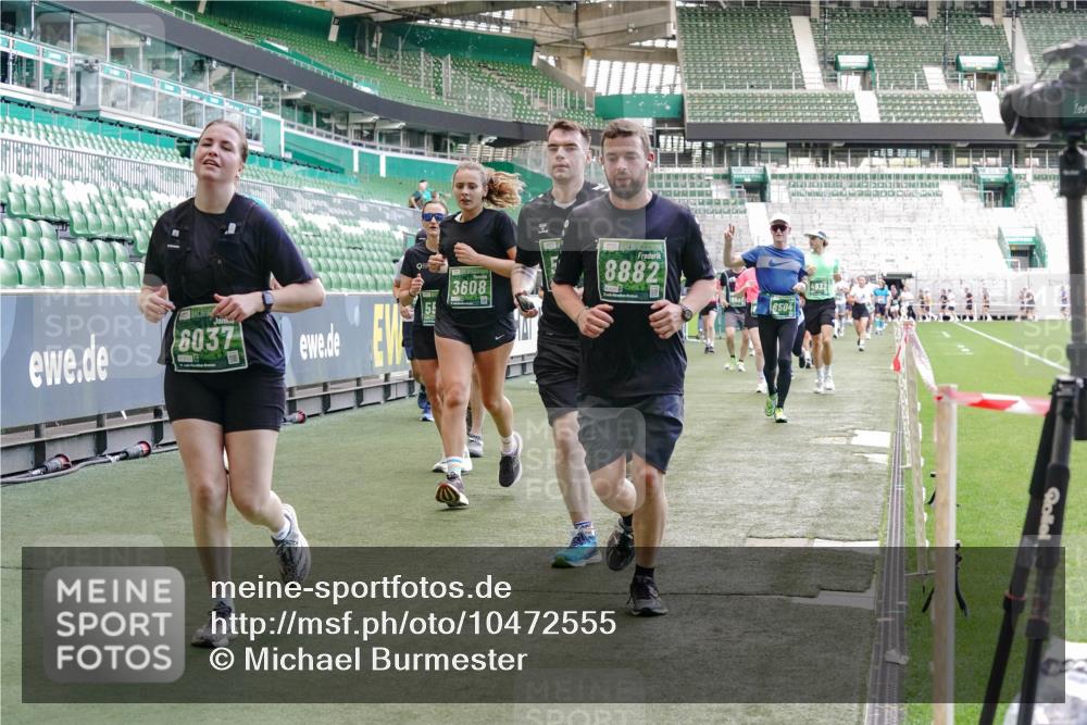 13.09.2026 - 21. swb-Marathon Bremen Michael Burmester http://msf.ph/oto/10472555 13.09.2026 13:15:11 Laufen im Stadion 143, 263, 266, 300, 414, 460, 598, 631, 653, 768, 956, 1008, 1047, 1392, 1408, 1573, 1818, 1819, 1874, 2013, 2024, 2035, 2218, 2233, 2235, 2314, 2359, 2385, 2386, 2412, 2457, 2466, 2468, 2484, 2494, 2521, 2540, 2564, 2667, 2678, 2690, 2691, 2693, 2737, 2760, 2783, 2829, 2838, 2859, 2861, 2865, 2874, 2887, 2958, 2978, 3001, 3075, 3111, 3157, 3165, 3185, 3209, 3237, 3265, 3304, 3355, 3378, 3382, 3405, 3428, 3486, 3512, 3653, 3661, 3670, 3680, 3829, 4034, 4080, 4306, 703 meine-sportfotos.de