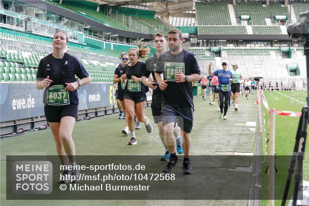 13.09.2026 - 21. swb-Marathon Bremen Michael Burmester http://msf.ph/oto/10472568 13.09.2026 13:15:11 Laufen im Stadion 143, 263, 266, 300, 414, 460, 598, 631, 653, 768, 956, 1008, 1047, 1392, 1408, 1573, 1818, 1819, 1874, 2013, 2024, 2035, 2218, 2233, 2235, 2314, 2359, 2385, 2386, 2412, 2457, 2466, 2468, 2484, 2494, 2521, 2540, 2564, 2667, 2678, 2690, 2691, 2693, 2737, 2760, 2783, 2829, 2838, 2859, 2861, 2865, 2874, 2887, 2958, 2978, 3001, 3075, 3111, 3157, 3165, 3185, 3209, 3237, 3265, 3304, 3355, 3378, 3382, 3405, 3428, 3486, 3512, 3653, 3661, 3670, 3680, 3829, 4034, 4080, 4306, 703 meine-sportfotos.de