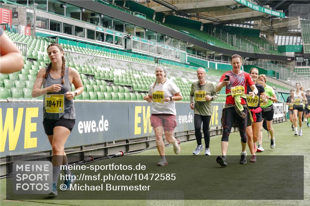 13.09.2026 - 21. swb-Marathon Bremen Michael Burmester http://msf.ph/oto/10472585 13.09.2026 10:37:30 Laufen im Stadion 10090, 10091, 10092, 10150, 10153, 10154, 10160, 10186, 10187, 10190, 10198, 10205, 10237, 10251, 10257, 10272, 10273, 10274, 10275, 10278, 10283, 10291, 10296, 10305, 10315, 10323, 10327, 10331, 10332, 10338, 10370, 10375, 10376, 10382, 10390, 10403, 10411, 10420, 10429, 10432, 10439, 10444, 10465, 10488, 10497, 10500, 10516, 10531, 10560, 10569, 10598, 10607, 10613, 10633, 10647, 10648, 10654, 10659, 10663, 10674, 10802, 10823 meine-sportfotos.de