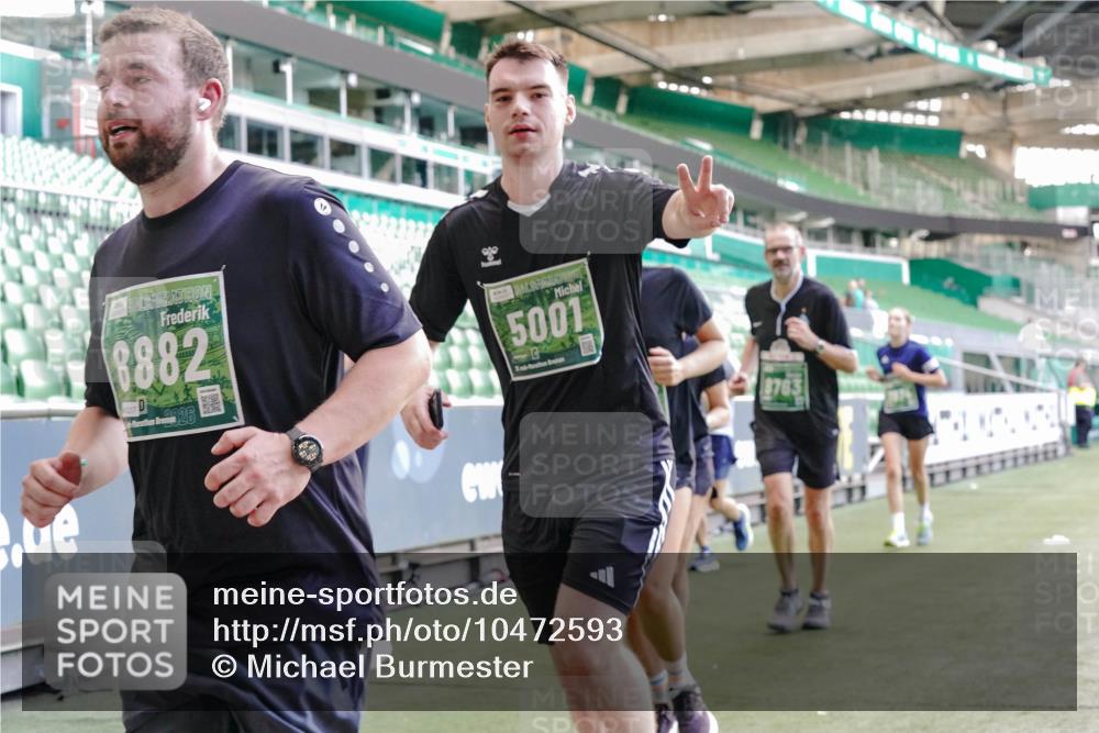 13.09.2026 - 21. swb-Marathon Bremen Michael Burmester http://msf.ph/oto/10472593 13.09.2026 13:15:13 Laufen im Stadion 143, 263, 266, 300, 414, 460, 598, 612, 631, 653, 768, 956, 1008, 1047, 1392, 1408, 1573, 1818, 1819, 1874, 2013, 2024, 2218, 2233, 2235, 2314, 2359, 2385, 2386, 2412, 2466, 2468, 2484, 2494, 2521, 2540, 2564, 2667, 2678, 2690, 2691, 2693, 2737, 2760, 2783, 2829, 2838, 2859, 2861, 2865, 2874, 2887, 2958, 2978, 3001, 3075, 3111, 3157, 3165, 3185, 3209, 3237, 3265, 3304, 3355, 3378, 3382, 3405, 3428, 3486, 3512, 3653, 3661, 3670, 3680, 3829, 4034, 4080, 4306, 703 meine-sportfotos.de