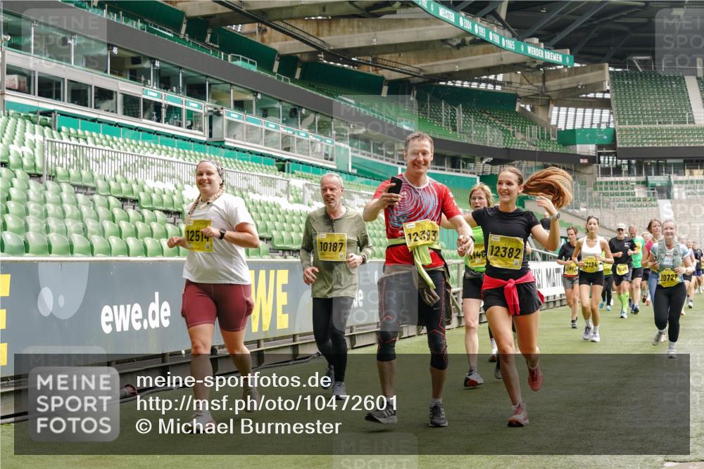 13.09.2026 - 21. swb-Marathon Bremen Michael Burmester http://msf.ph/oto/10472601 13.09.2026 10:37:30 Laufen im Stadion 10090, 10091, 10092, 10150, 10153, 10154, 10160, 10186, 10187, 10190, 10198, 10205, 10237, 10251, 10257, 10272, 10273, 10274, 10275, 10278, 10283, 10291, 10296, 10305, 10315, 10323, 10327, 10331, 10332, 10338, 10370, 10375, 10376, 10382, 10390, 10403, 10411, 10420, 10429, 10432, 10439, 10444, 10465, 10488, 10497, 10500, 10516, 10531, 10560, 10569, 10598, 10607, 10613, 10633, 10647, 10648, 10654, 10659, 10663, 10674, 10802, 10823 meine-sportfotos.de