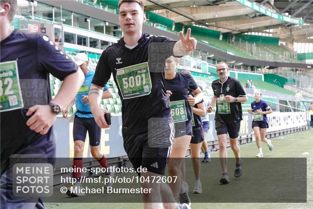 13.09.2026 - 21. swb-Marathon Bremen Michael Burmester http://msf.ph/oto/10472607 13.09.2026 13:15:13 Laufen im Stadion 143, 263, 266, 300, 414, 460, 598, 612, 631, 653, 768, 956, 1008, 1047, 1392, 1408, 1573, 1818, 1819, 1874, 2013, 2024, 2218, 2233, 2235, 2314, 2359, 2385, 2386, 2412, 2466, 2468, 2484, 2494, 2521, 2540, 2564, 2667, 2678, 2690, 2691, 2693, 2737, 2760, 2783, 2829, 2838, 2859, 2861, 2865, 2874, 2887, 2958, 2978, 3001, 3075, 3111, 3157, 3165, 3185, 3209, 3237, 3265, 3304, 3355, 3378, 3382, 3405, 3428, 3486, 3512, 3653, 3661, 3670, 3680, 3829, 4034, 4080, 4306, 703 meine-sportfotos.de