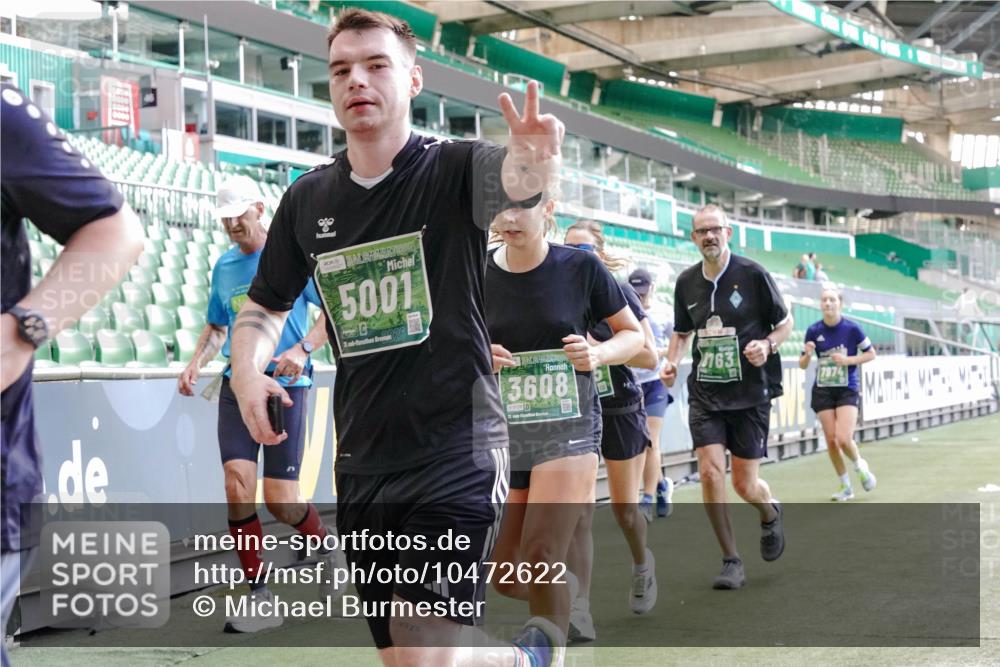 13.09.2026 - 21. swb-Marathon Bremen Michael Burmester http://msf.ph/oto/10472622 13.09.2026 13:15:13 Laufen im Stadion 143, 263, 266, 300, 414, 460, 598, 612, 631, 653, 768, 956, 1008, 1047, 1392, 1408, 1573, 1818, 1819, 1874, 2013, 2024, 2218, 2233, 2235, 2314, 2359, 2385, 2386, 2412, 2466, 2468, 2484, 2494, 2521, 2540, 2564, 2667, 2678, 2690, 2691, 2693, 2737, 2760, 2783, 2829, 2838, 2859, 2861, 2865, 2874, 2887, 2958, 2978, 3001, 3075, 3111, 3157, 3165, 3185, 3209, 3237, 3265, 3304, 3355, 3378, 3382, 3405, 3428, 3486, 3512, 3653, 3661, 3670, 3680, 3829, 4034, 4080, 4306, 703 meine-sportfotos.de