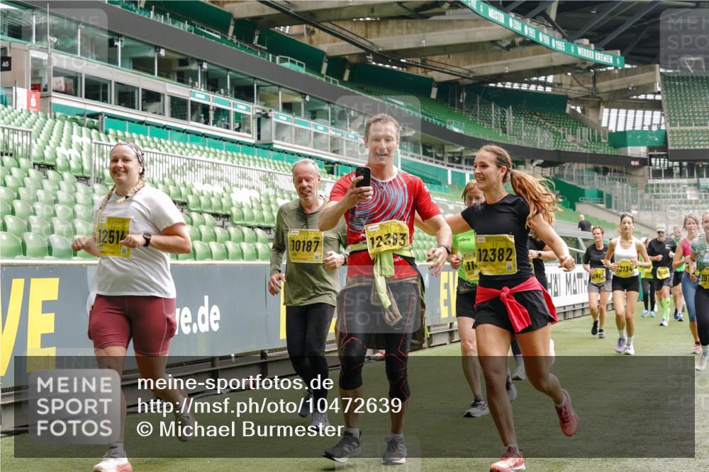 13.09.2026 - 21. swb-Marathon Bremen Michael Burmester http://msf.ph/oto/10472639 13.09.2026 10:37:31 Laufen im Stadion 10090, 10091, 10092, 10150, 10153, 10154, 10160, 10186, 10187, 10190, 10198, 10205, 10237, 10251, 10257, 10272, 10273, 10274, 10275, 10278, 10283, 10291, 10296, 10305, 10315, 10323, 10327, 10331, 10332, 10338, 10370, 10375, 10376, 10382, 10390, 10403, 10411, 10420, 10429, 10432, 10439, 10444, 10465, 10488, 10497, 10500, 10516, 10531, 10560, 10569, 10598, 10607, 10613, 10633, 10647, 10648, 10654, 10659, 10663, 10674, 10802, 10823 meine-sportfotos.de