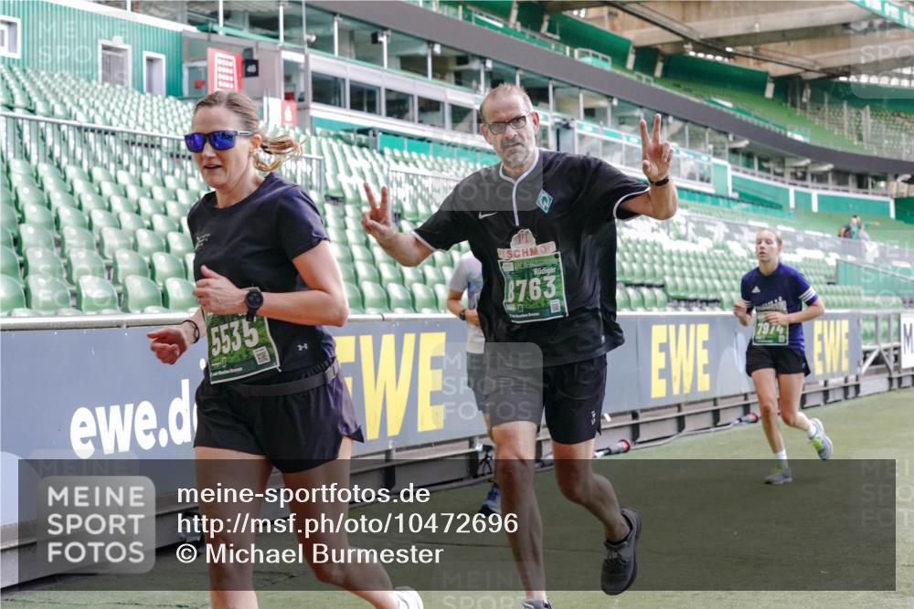 13.09.2026 - 21. swb-Marathon Bremen Michael Burmester http://msf.ph/oto/10472696 13.09.2026 13:15:15 Laufen im Stadion 143, 263, 266, 300, 414, 460, 598, 612, 631, 653, 768, 956, 1008, 1047, 1392, 1408, 1573, 1818, 1819, 1874, 2013, 2024, 2218, 2233, 2235, 2314, 2359, 2385, 2386, 2412, 2466, 2468, 2484, 2494, 2521, 2540, 2564, 2667, 2678, 2690, 2691, 2737, 2760, 2783, 2829, 2838, 2859, 2861, 2865, 2874, 2887, 2958, 2978, 3001, 3075, 3157, 3165, 3185, 3237, 3265, 3355, 3378, 3382, 3405, 3428, 3486, 3512, 3653, 3661, 3670, 3680, 3829, 4034, 4080, 4306, 703 meine-sportfotos.de