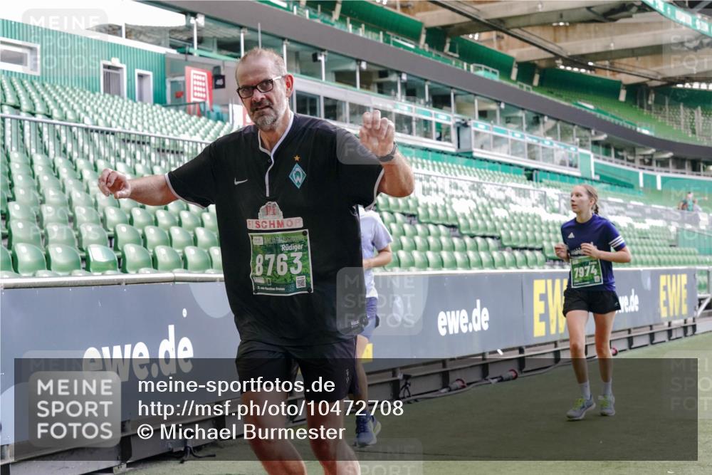 13.09.2026 - 21. swb-Marathon Bremen Michael Burmester http://msf.ph/oto/10472708 13.09.2026 13:15:15 Laufen im Stadion 143, 263, 266, 300, 414, 460, 598, 612, 631, 653, 768, 956, 1008, 1047, 1392, 1408, 1573, 1818, 1819, 1874, 2013, 2024, 2218, 2233, 2235, 2314, 2359, 2385, 2386, 2412, 2466, 2468, 2484, 2494, 2521, 2540, 2564, 2667, 2678, 2690, 2691, 2737, 2760, 2783, 2829, 2838, 2859, 2861, 2865, 2874, 2887, 2958, 2978, 3001, 3075, 3157, 3165, 3185, 3237, 3265, 3355, 3378, 3382, 3405, 3428, 3486, 3512, 3653, 3661, 3670, 3680, 3829, 4034, 4080, 4306, 703 meine-sportfotos.de