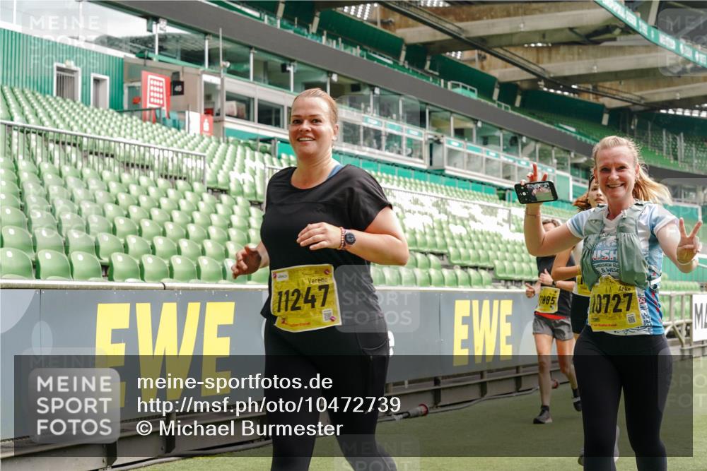 13.09.2026 - 21. swb-Marathon Bremen Michael Burmester http://msf.ph/oto/10472739 13.09.2026 10:37:35 Laufen im Stadion 10090, 10091, 10092, 10150, 10153, 10154, 10160, 10186, 10190, 10198, 10205, 10237, 10251, 10257, 10272, 10273, 10274, 10275, 10278, 10283, 10291, 10296, 10305, 10315, 10323, 10327, 10331, 10332, 10338, 10370, 10375, 10376, 10382, 10390, 10403, 10411, 10420, 10429, 10432, 10444, 10465, 10488, 10497, 10500, 10516, 10531, 10560, 10569, 10598, 10607, 10613, 10633, 10647, 10648, 10654, 10659, 10663, 10674, 10695, 10802, 10823 meine-sportfotos.de
