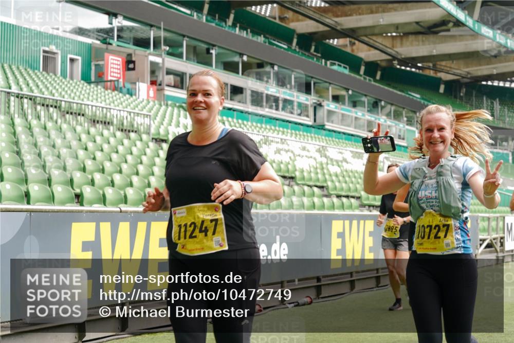 13.09.2026 - 21. swb-Marathon Bremen Michael Burmester http://msf.ph/oto/10472749 13.09.2026 10:37:35 Laufen im Stadion 10090, 10091, 10092, 10150, 10153, 10154, 10160, 10186, 10190, 10198, 10205, 10237, 10251, 10257, 10272, 10273, 10274, 10275, 10278, 10283, 10291, 10296, 10305, 10315, 10323, 10327, 10331, 10332, 10338, 10370, 10375, 10376, 10382, 10390, 10403, 10411, 10420, 10429, 10432, 10444, 10465, 10488, 10497, 10500, 10516, 10531, 10560, 10569, 10598, 10607, 10613, 10633, 10647, 10648, 10654, 10659, 10663, 10674, 10695, 10802, 10823 meine-sportfotos.de