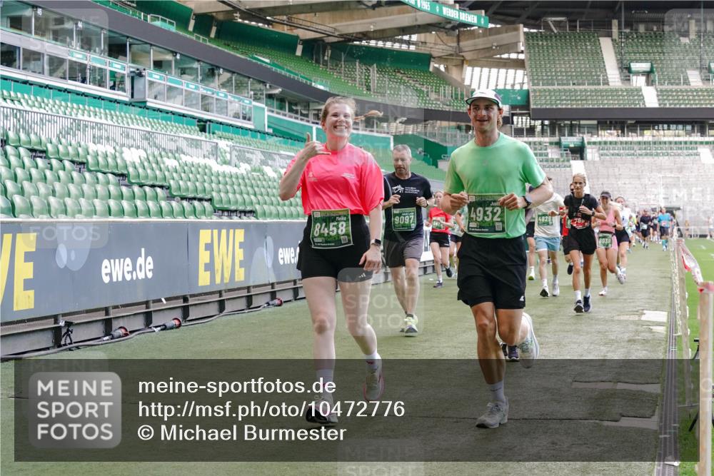 13.09.2026 - 21. swb-Marathon Bremen Michael Burmester http://msf.ph/oto/10472776 13.09.2026 13:15:18 Laufen im Stadion 143, 263, 266, 300, 414, 460, 598, 612, 653, 768, 956, 1008, 1047, 1392, 1408, 1573, 1818, 1819, 1874, 2013, 2024, 2218, 2233, 2235, 2314, 2359, 2385, 2386, 2412, 2466, 2468, 2484, 2494, 2521, 2564, 2667, 2678, 2690, 2691, 2737, 2760, 2783, 2829, 2838, 2859, 2861, 2865, 2874, 2887, 2958, 2978, 3001, 3075, 3157, 3165, 3185, 3237, 3265, 3331, 3355, 3378, 3382, 3405, 3428, 3486, 3512, 3653, 3661, 3670, 3680, 3829, 4034, 4080, 4306, 703 meine-sportfotos.de