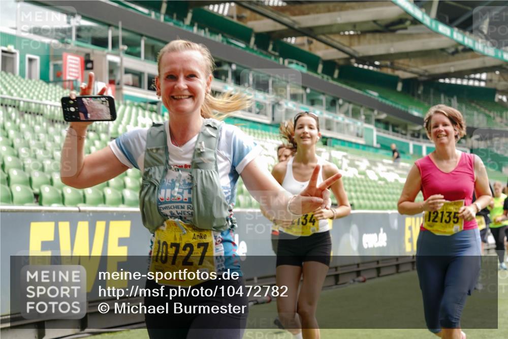 13.09.2026 - 21. swb-Marathon Bremen Michael Burmester http://msf.ph/oto/10472782 13.09.2026 10:37:36 Laufen im Stadion 10090, 10091, 10092, 10150, 10153, 10154, 10160, 10186, 10190, 10198, 10205, 10237, 10251, 10257, 10273, 10274, 10278, 10283, 10291, 10296, 10305, 10315, 10323, 10327, 10331, 10332, 10338, 10370, 10375, 10376, 10382, 10390, 10403, 10411, 10420, 10429, 10432, 10444, 10465, 10488, 10497, 10500, 10516, 10531, 10569, 10598, 10607, 10613, 10633, 10645, 10647, 10648, 10654, 10659, 10663, 10674, 10681, 10695, 10802, 10823 meine-sportfotos.de