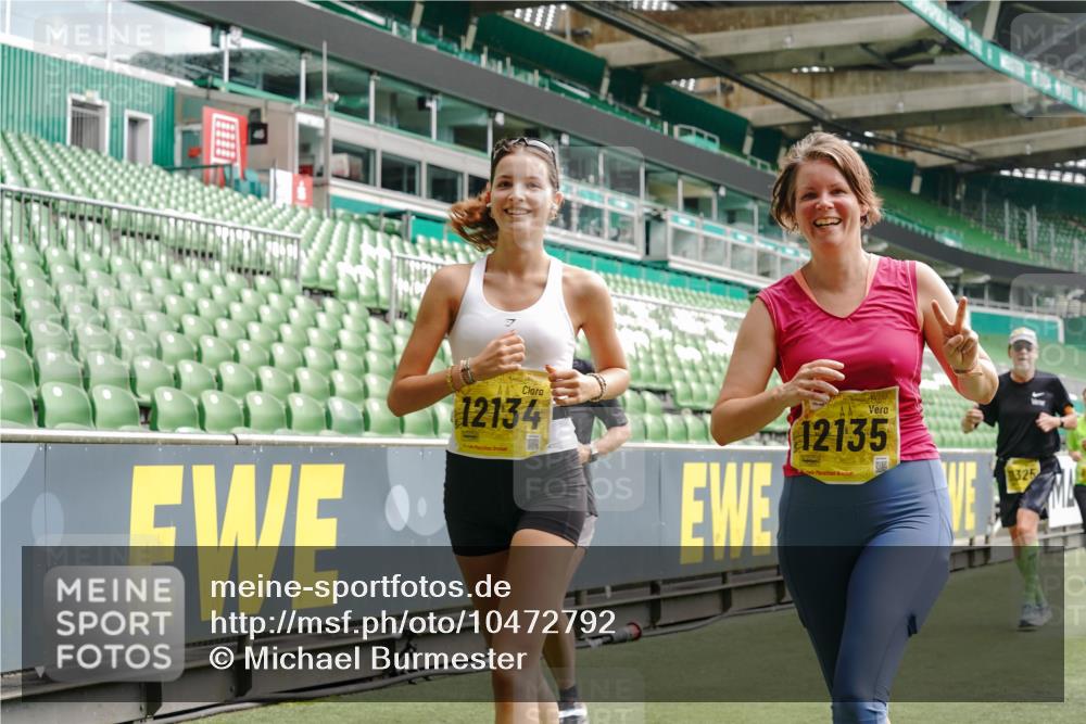 13.09.2026 - 21. swb-Marathon Bremen Michael Burmester http://msf.ph/oto/10472792 13.09.2026 10:37:36 Laufen im Stadion 10090, 10091, 10092, 10150, 10153, 10154, 10160, 10186, 10190, 10198, 10205, 10237, 10251, 10257, 10273, 10274, 10278, 10283, 10291, 10296, 10305, 10315, 10323, 10327, 10331, 10332, 10338, 10370, 10375, 10376, 10382, 10390, 10403, 10411, 10420, 10429, 10432, 10444, 10465, 10488, 10497, 10500, 10516, 10531, 10569, 10598, 10607, 10613, 10633, 10645, 10647, 10648, 10654, 10659, 10663, 10674, 10681, 10695, 10802, 10823 meine-sportfotos.de