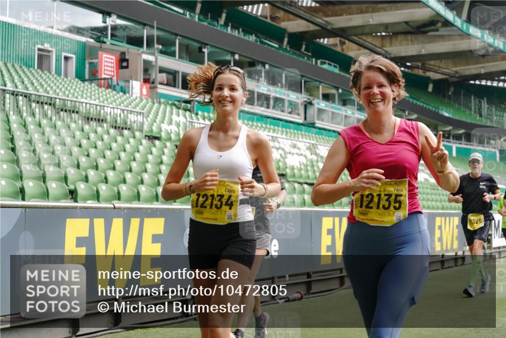 13.09.2026 - 21. swb-Marathon Bremen Michael Burmester http://msf.ph/oto/10472805 13.09.2026 10:37:36 Laufen im Stadion 10090, 10091, 10092, 10150, 10153, 10154, 10160, 10186, 10190, 10198, 10205, 10237, 10251, 10257, 10273, 10274, 10278, 10283, 10291, 10296, 10305, 10315, 10323, 10327, 10331, 10332, 10338, 10370, 10375, 10376, 10382, 10390, 10403, 10411, 10420, 10429, 10432, 10444, 10465, 10488, 10497, 10500, 10516, 10531, 10569, 10598, 10607, 10613, 10633, 10645, 10647, 10648, 10654, 10659, 10663, 10674, 10681, 10695, 10802, 10823 meine-sportfotos.de