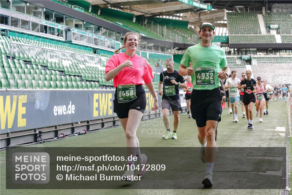 13.09.2026 - 21. swb-Marathon Bremen Michael Burmester http://msf.ph/oto/10472809 13.09.2026 13:15:19 Laufen im Stadion 143, 263, 266, 300, 414, 460, 598, 612, 653, 768, 956, 1008, 1047, 1392, 1408, 1573, 1818, 1819, 1874, 2013, 2024, 2218, 2233, 2235, 2314, 2359, 2385, 2386, 2412, 2466, 2468, 2484, 2494, 2521, 2564, 2667, 2678, 2690, 2691, 2698, 2737, 2760, 2783, 2829, 2838, 2859, 2861, 2865, 2874, 2887, 2958, 2978, 3001, 3075, 3157, 3165, 3185, 3237, 3265, 3331, 3355, 3378, 3382, 3405, 3428, 3486, 3512, 3653, 3661, 3670, 3680, 3829, 4034, 4080, 4306, 703 meine-sportfotos.de