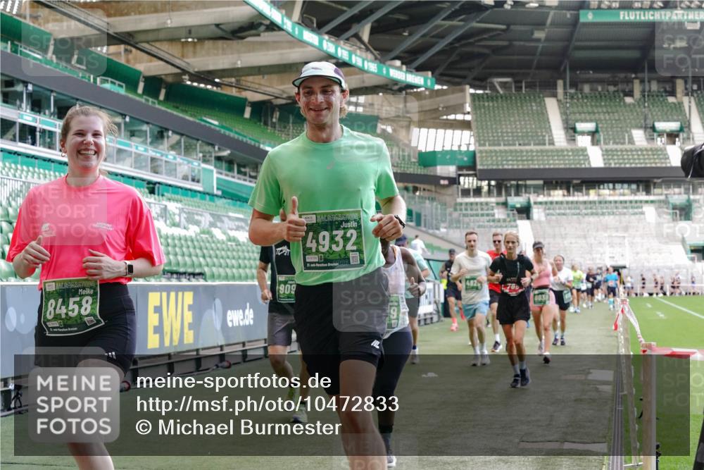 13.09.2026 - 21. swb-Marathon Bremen Michael Burmester http://msf.ph/oto/10472833 13.09.2026 13:15:19 Laufen im Stadion 143, 263, 266, 300, 414, 460, 598, 612, 653, 768, 956, 1008, 1047, 1392, 1408, 1573, 1818, 1819, 1874, 2013, 2024, 2218, 2233, 2235, 2314, 2359, 2385, 2386, 2412, 2466, 2468, 2484, 2494, 2521, 2564, 2667, 2678, 2690, 2691, 2698, 2737, 2760, 2783, 2829, 2838, 2859, 2861, 2865, 2874, 2887, 2958, 2978, 3001, 3075, 3157, 3165, 3185, 3237, 3265, 3331, 3355, 3378, 3382, 3405, 3428, 3486, 3512, 3653, 3661, 3670, 3680, 3829, 4034, 4080, 4306, 703 meine-sportfotos.de
