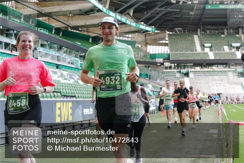 13.09.2026 - 21. swb-Marathon Bremen Michael Burmester http://msf.ph/oto/10472843 13.09.2026 13:15:19 Laufen im Stadion 143, 263, 266, 300, 414, 460, 598, 612, 653, 768, 956, 1008, 1047, 1392, 1408, 1573, 1818, 1819, 1874, 2013, 2024, 2218, 2233, 2235, 2314, 2359, 2385, 2386, 2412, 2466, 2468, 2484, 2494, 2521, 2564, 2667, 2678, 2690, 2691, 2698, 2737, 2760, 2783, 2829, 2838, 2859, 2861, 2865, 2874, 2887, 2958, 2978, 3001, 3075, 3157, 3165, 3185, 3237, 3265, 3331, 3355, 3378, 3382, 3405, 3428, 3486, 3512, 3653, 3661, 3670, 3680, 3829, 4034, 4080, 4306, 703 meine-sportfotos.de