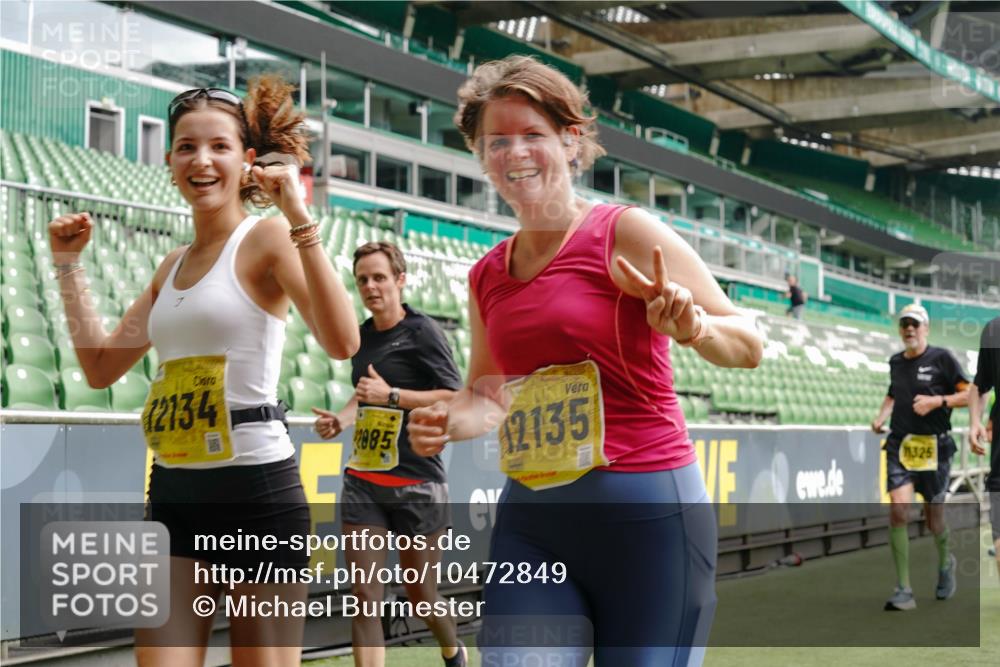 13.09.2026 - 21. swb-Marathon Bremen Michael Burmester http://msf.ph/oto/10472849 13.09.2026 10:37:37 Laufen im Stadion 10090, 10091, 10092, 10150, 10153, 10154, 10160, 10186, 10190, 10198, 10205, 10237, 10251, 10257, 10273, 10274, 10278, 10283, 10291, 10296, 10305, 10315, 10323, 10327, 10331, 10332, 10338, 10370, 10375, 10376, 10382, 10390, 10403, 10411, 10420, 10429, 10432, 10444, 10465, 10488, 10497, 10500, 10516, 10531, 10569, 10598, 10607, 10613, 10633, 10645, 10647, 10648, 10654, 10659, 10663, 10674, 10681, 10682, 10695, 10802, 10823 meine-sportfotos.de
