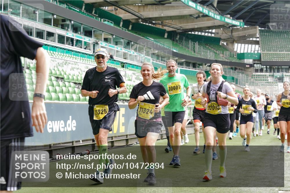 13.09.2026 - 21. swb-Marathon Bremen Michael Burmester http://msf.ph/oto/10472894 13.09.2026 10:37:39 Laufen im Stadion 10090, 10091, 10092, 10150, 10153, 10154, 10160, 10186, 10190, 10198, 10205, 10237, 10251, 10257, 10273, 10274, 10278, 10283, 10296, 10305, 10315, 10323, 10327, 10331, 10332, 10338, 10370, 10375, 10376, 10382, 10390, 10403, 10411, 10420, 10429, 10432, 10444, 10465, 10488, 10497, 10500, 10516, 10531, 10569, 10598, 10607, 10613, 10633, 10645, 10647, 10648, 10654, 10659, 10663, 10674, 10681, 10682, 10695, 10697, 10802, 10823 meine-sportfotos.de