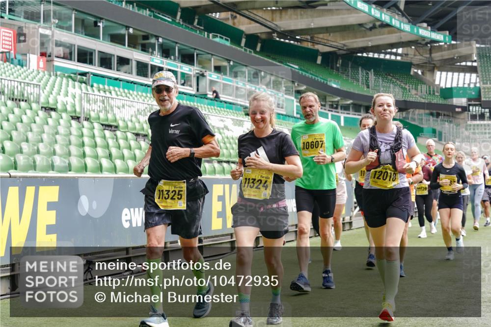 13.09.2026 - 21. swb-Marathon Bremen Michael Burmester http://msf.ph/oto/10472935 13.09.2026 10:37:39 Laufen im Stadion 10090, 10091, 10092, 10150, 10153, 10154, 10160, 10186, 10190, 10198, 10205, 10237, 10251, 10257, 10273, 10274, 10278, 10283, 10296, 10305, 10315, 10323, 10327, 10331, 10332, 10338, 10370, 10375, 10376, 10382, 10390, 10403, 10411, 10420, 10429, 10432, 10444, 10465, 10488, 10497, 10500, 10516, 10531, 10569, 10598, 10607, 10613, 10633, 10645, 10647, 10648, 10654, 10659, 10663, 10674, 10681, 10682, 10695, 10697, 10802, 10823 meine-sportfotos.de