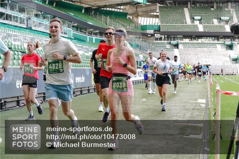 13.09.2026 - 21. swb-Marathon Bremen Michael Burmester http://msf.ph/oto/10473008 13.09.2026 13:15:24 Laufen im Stadion 143, 263, 266, 300, 414, 460, 598, 612, 653, 768, 956, 1008, 1047, 1392, 1408, 1573, 1818, 1819, 1874, 2013, 2024, 2218, 2233, 2235, 2314, 2359, 2385, 2386, 2466, 2468, 2484, 2494, 2521, 2564, 2664, 2667, 2678, 2690, 2691, 2698, 2737, 2760, 2783, 2829, 2838, 2846, 2859, 2861, 2865, 2874, 2887, 2958, 2978, 3001, 3075, 3133, 3157, 3165, 3185, 3237, 3265, 3331, 3355, 3378, 3382, 3405, 3428, 3486, 3512, 3653, 3670, 3680, 3829, 4034, 4080, 4306, 703 meine-sportfotos.de