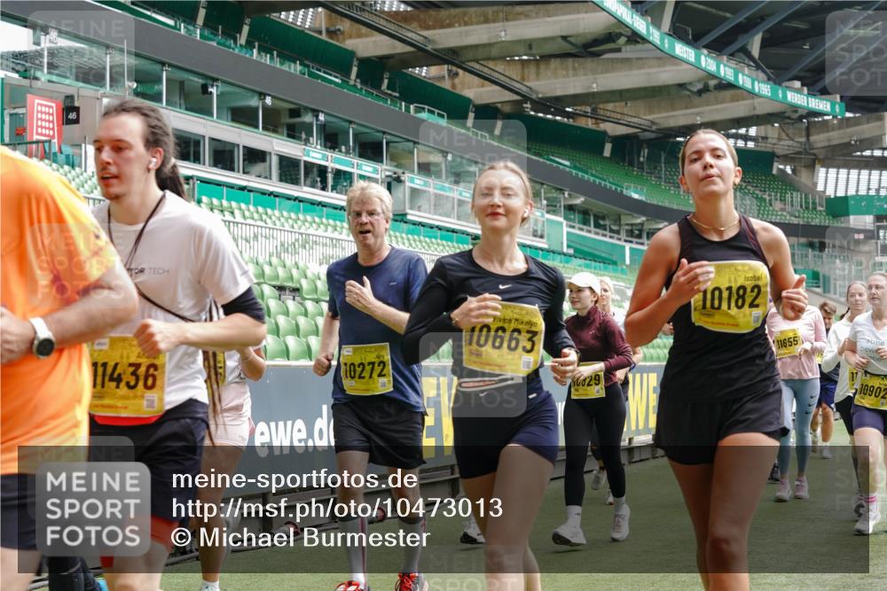 13.09.2026 - 21. swb-Marathon Bremen Michael Burmester http://msf.ph/oto/10473013 13.09.2026 10:37:42 Laufen im Stadion 10090, 10091, 10092, 10150, 10153, 10154, 10160, 10168, 10186, 10190, 10198, 10205, 10237, 10251, 10257, 10273, 10274, 10278, 10283, 10296, 10305, 10315, 10323, 10327, 10331, 10332, 10338, 10370, 10375, 10376, 10382, 10390, 10403, 10411, 10429, 10432, 10444, 10465, 10488, 10497, 10500, 10516, 10531, 10569, 10598, 10607, 10613, 10633, 10645, 10647, 10648, 10654, 10659, 10661, 10663, 10674, 10681, 10682, 10695, 10697, 10802, 10823 meine-sportfotos.de