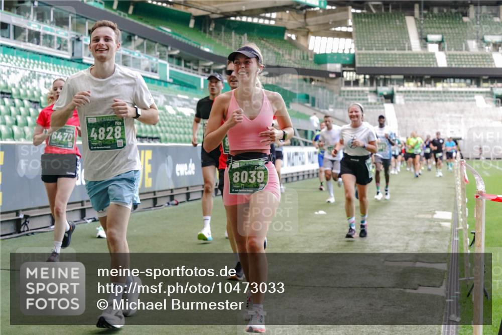 13.09.2026 - 21. swb-Marathon Bremen Michael Burmester http://msf.ph/oto/10473033 13.09.2026 13:15:24 Laufen im Stadion 143, 263, 266, 300, 414, 460, 598, 612, 653, 768, 956, 1008, 1047, 1392, 1408, 1573, 1818, 1819, 1874, 2013, 2024, 2218, 2233, 2235, 2314, 2359, 2385, 2386, 2466, 2468, 2484, 2494, 2521, 2564, 2664, 2667, 2678, 2690, 2691, 2698, 2737, 2760, 2783, 2829, 2838, 2846, 2859, 2861, 2865, 2874, 2887, 2958, 2978, 3001, 3075, 3133, 3157, 3165, 3185, 3237, 3265, 3331, 3355, 3378, 3382, 3405, 3428, 3486, 3512, 3653, 3670, 3680, 3829, 4034, 4080, 4306, 703 meine-sportfotos.de