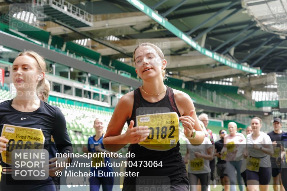 13.09.2026 - 21. swb-Marathon Bremen Michael Burmester http://msf.ph/oto/10473064 13.09.2026 10:37:43 Laufen im Stadion 10090, 10091, 10092, 10150, 10153, 10154, 10160, 10168, 10186, 10190, 10198, 10205, 10237, 10251, 10257, 10273, 10274, 10278, 10283, 10296, 10305, 10315, 10323, 10327, 10331, 10332, 10338, 10370, 10375, 10376, 10390, 10403, 10411, 10429, 10432, 10444, 10465, 10488, 10497, 10500, 10516, 10531, 10569, 10598, 10607, 10613, 10633, 10645, 10647, 10648, 10654, 10659, 10661, 10663, 10674, 10681, 10682, 10695, 10697, 10802, 10823 meine-sportfotos.de