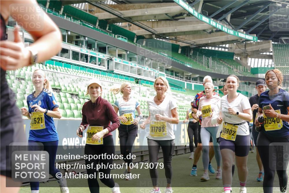 13.09.2026 - 21. swb-Marathon Bremen Michael Burmester http://msf.ph/oto/10473079 13.09.2026 10:37:44 Laufen im Stadion 10090, 10091, 10092, 10150, 10153, 10154, 10168, 10186, 10190, 10198, 10205, 10237, 10257, 10273, 10274, 10278, 10283, 10296, 10305, 10315, 10323, 10327, 10331, 10332, 10338, 10370, 10375, 10376, 10390, 10403, 10411, 10429, 10432, 10444, 10465, 10488, 10497, 10500, 10516, 10526, 10531, 10569, 10598, 10607, 10613, 10633, 10645, 10647, 10648, 10654, 10659, 10661, 10663, 10674, 10681, 10682, 10695, 10697, 10802, 10823 meine-sportfotos.de