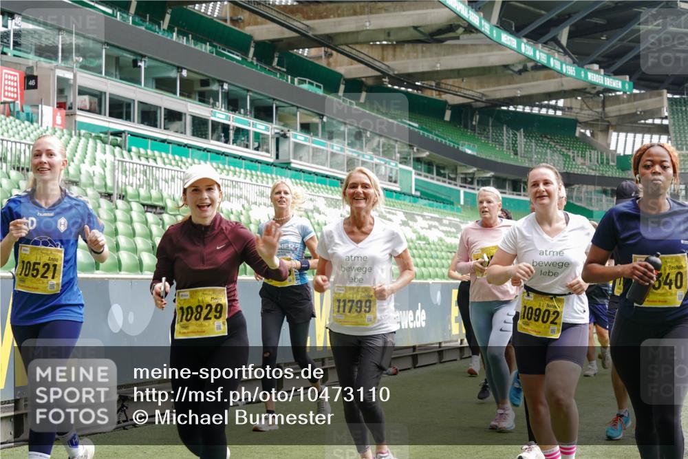 13.09.2026 - 21. swb-Marathon Bremen Michael Burmester http://msf.ph/oto/10473110 13.09.2026 10:37:44 Laufen im Stadion 10090, 10091, 10092, 10150, 10153, 10154, 10168, 10186, 10190, 10198, 10205, 10237, 10257, 10273, 10274, 10278, 10283, 10296, 10305, 10315, 10323, 10327, 10331, 10332, 10338, 10370, 10375, 10376, 10390, 10403, 10411, 10429, 10432, 10444, 10465, 10488, 10497, 10500, 10516, 10526, 10531, 10569, 10598, 10607, 10613, 10633, 10645, 10647, 10648, 10654, 10659, 10661, 10663, 10674, 10681, 10682, 10695, 10697, 10802, 10823 meine-sportfotos.de