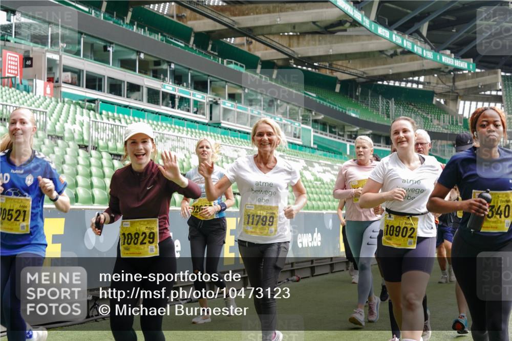 13.09.2026 - 21. swb-Marathon Bremen Michael Burmester http://msf.ph/oto/10473123 13.09.2026 10:37:44 Laufen im Stadion 10090, 10091, 10092, 10150, 10153, 10154, 10168, 10186, 10190, 10198, 10205, 10237, 10257, 10273, 10274, 10278, 10283, 10296, 10305, 10315, 10323, 10327, 10331, 10332, 10338, 10370, 10375, 10376, 10390, 10403, 10411, 10429, 10432, 10444, 10465, 10488, 10497, 10500, 10516, 10526, 10531, 10569, 10598, 10607, 10613, 10633, 10645, 10647, 10648, 10654, 10659, 10661, 10663, 10674, 10681, 10682, 10695, 10697, 10802, 10823 meine-sportfotos.de