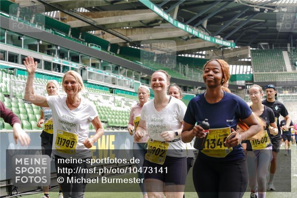 13.09.2026 - 21. swb-Marathon Bremen Michael Burmester http://msf.ph/oto/10473141 13.09.2026 10:37:45 Laufen im Stadion 10090, 10091, 10092, 10150, 10153, 10154, 10168, 10186, 10190, 10198, 10205, 10237, 10257, 10273, 10274, 10278, 10283, 10296, 10305, 10315, 10323, 10327, 10331, 10332, 10338, 10370, 10375, 10376, 10390, 10403, 10411, 10429, 10432, 10444, 10465, 10488, 10497, 10500, 10516, 10526, 10531, 10569, 10598, 10613, 10633, 10645, 10647, 10648, 10654, 10659, 10661, 10663, 10674, 10681, 10682, 10695, 10697, 10802, 10823 meine-sportfotos.de