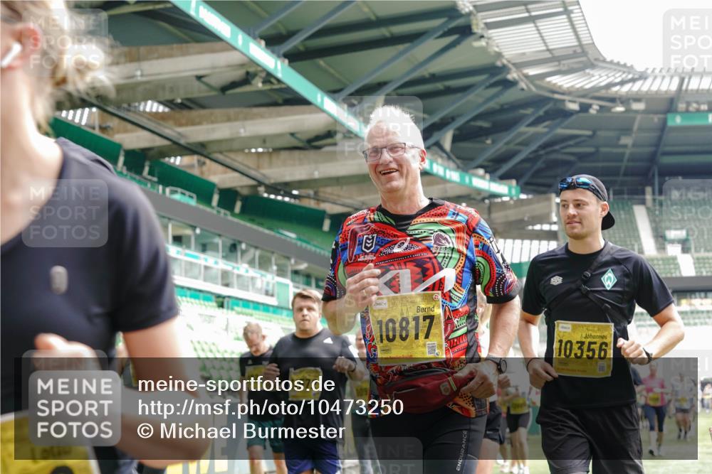13.09.2026 - 21. swb-Marathon Bremen Michael Burmester http://msf.ph/oto/10473250 13.09.2026 10:37:47 Laufen im Stadion 10090, 10091, 10092, 10150, 10153, 10154, 10168, 10186, 10188, 10190, 10198, 10205, 10237, 10257, 10273, 10274, 10278, 10283, 10296, 10305, 10315, 10323, 10327, 10331, 10332, 10338, 10370, 10375, 10376, 10390, 10403, 10411, 10429, 10432, 10444, 10465, 10488, 10497, 10500, 10516, 10526, 10531, 10569, 10598, 10613, 10633, 10645, 10647, 10648, 10654, 10659, 10661, 10663, 10674, 10681, 10682, 10695, 10697, 10802, 10823 meine-sportfotos.de