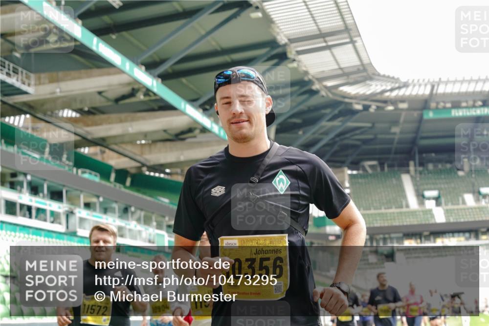 13.09.2026 - 21. swb-Marathon Bremen Michael Burmester http://msf.ph/oto/10473295 13.09.2026 10:37:48 Laufen im Stadion 10090, 10091, 10092, 10150, 10153, 10154, 10168, 10186, 10188, 10190, 10198, 10205, 10237, 10257, 10273, 10274, 10278, 10283, 10296, 10305, 10315, 10323, 10327, 10331, 10332, 10338, 10370, 10375, 10376, 10390, 10411, 10429, 10432, 10444, 10465, 10488, 10497, 10500, 10516, 10526, 10531, 10569, 10598, 10613, 10633, 10645, 10647, 10648, 10654, 10659, 10661, 10663, 10674, 10681, 10682, 10695, 10697, 10802, 10823 meine-sportfotos.de