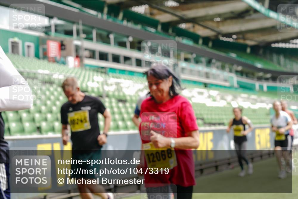 13.09.2026 - 21. swb-Marathon Bremen Michael Burmester http://msf.ph/oto/10473319 13.09.2026 10:37:50 Laufen im Stadion 10090, 10091, 10092, 10150, 10153, 10154, 10168, 10186, 10188, 10190, 10198, 10205, 10237, 10257, 10259, 10260, 10273, 10274, 10283, 10296, 10305, 10315, 10323, 10327, 10331, 10332, 10370, 10375, 10376, 10390, 10411, 10429, 10432, 10444, 10465, 10488, 10497, 10500, 10516, 10526, 10531, 10598, 10613, 10633, 10645, 10647, 10648, 10654, 10659, 10661, 10663, 10674, 10681, 10682, 10695, 10697, 10802, 10823 meine-sportfotos.de