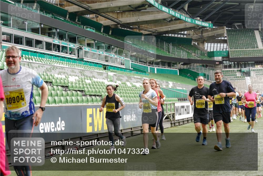 13.09.2026 - 21. swb-Marathon Bremen Michael Burmester http://msf.ph/oto/10473329 13.09.2026 10:37:51 Laufen im Stadion 10090, 10091, 10092, 10150, 10153, 10154, 10168, 10186, 10188, 10190, 10198, 10205, 10237, 10257, 10259, 10260, 10273, 10274, 10283, 10296, 10305, 10315, 10323, 10327, 10331, 10332, 10370, 10375, 10376, 10390, 10411, 10429, 10432, 10444, 10465, 10488, 10497, 10500, 10516, 10526, 10531, 10598, 10613, 10633, 10645, 10647, 10648, 10654, 10659, 10661, 10663, 10674, 10681, 10682, 10695, 10697, 10802, 10823 meine-sportfotos.de