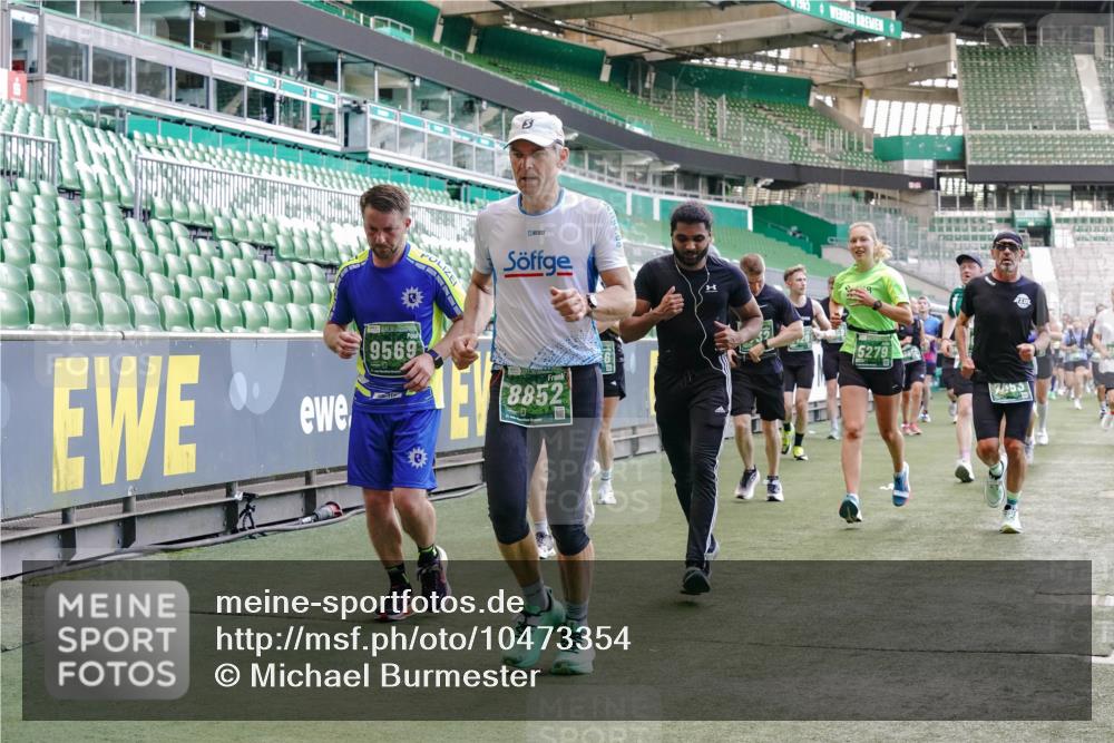 13.09.2026 - 21. swb-Marathon Bremen Michael Burmester http://msf.ph/oto/10473354 13.09.2026 13:15:33 Laufen im Stadion 143, 231, 263, 266, 300, 414, 598, 612, 653, 768, 956, 1008, 1047, 1185, 1818, 1819, 1874, 2013, 2218, 2233, 2235, 2314, 2351, 2359, 2385, 2386, 2466, 2468, 2484, 2494, 2564, 2579, 2664, 2667, 2678, 2690, 2691, 2698, 2737, 2760, 2783, 2799, 2829, 2838, 2846, 2859, 2861, 2865, 2874, 2887, 2958, 2978, 3001, 3075, 3133, 3157, 3165, 3185, 3237, 3265, 3331, 3355, 3382, 3387, 3405, 3428, 3486, 3512, 3670, 3680, 3829, 4034, 4080, 4306, 703 meine-sportfotos.de