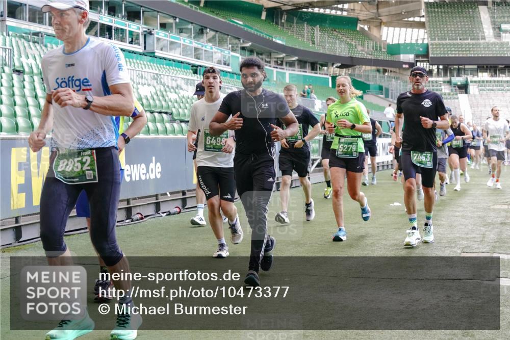 13.09.2026 - 21. swb-Marathon Bremen Michael Burmester http://msf.ph/oto/10473377 13.09.2026 13:15:34 Laufen im Stadion 143, 231, 263, 266, 300, 414, 598, 612, 653, 768, 956, 1008, 1047, 1185, 1312, 1818, 1819, 1874, 2013, 2218, 2233, 2235, 2314, 2351, 2359, 2385, 2386, 2466, 2468, 2484, 2494, 2564, 2579, 2664, 2667, 2678, 2690, 2691, 2698, 2737, 2760, 2783, 2799, 2829, 2838, 2846, 2859, 2861, 2865, 2874, 2887, 2958, 2978, 3001, 3075, 3133, 3157, 3165, 3185, 3237, 3265, 3331, 3355, 3382, 3387, 3405, 3428, 3486, 3512, 3670, 3680, 3829, 4034, 4080, 4306, 703 meine-sportfotos.de