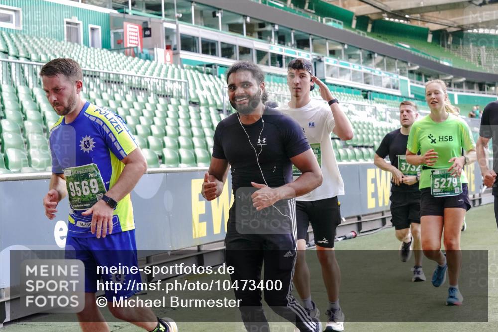13.09.2026 - 21. swb-Marathon Bremen Michael Burmester http://msf.ph/oto/10473400 13.09.2026 13:15:35 Laufen im Stadion 143, 231, 263, 266, 300, 414, 598, 612, 653, 768, 956, 1008, 1047, 1185, 1312, 1818, 1819, 1874, 2013, 2218, 2233, 2235, 2314, 2351, 2359, 2385, 2386, 2466, 2468, 2484, 2494, 2564, 2579, 2664, 2667, 2678, 2690, 2691, 2698, 2737, 2760, 2783, 2799, 2829, 2838, 2846, 2859, 2861, 2865, 2874, 2887, 2958, 2978, 3001, 3075, 3133, 3157, 3165, 3185, 3237, 3265, 3331, 3355, 3382, 3387, 3428, 3486, 3512, 3670, 3680, 3829, 4034, 4080, 4306, 703 meine-sportfotos.de
