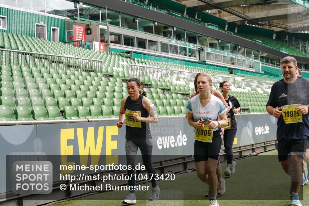 13.09.2026 - 21. swb-Marathon Bremen Michael Burmester http://msf.ph/oto/10473420 13.09.2026 10:37:53 Laufen im Stadion 10090, 10091, 10092, 10150, 10153, 10154, 10168, 10186, 10188, 10190, 10198, 10205, 10237, 10257, 10259, 10260, 10273, 10274, 10283, 10296, 10305, 10315, 10323, 10327, 10331, 10332, 10370, 10375, 10376, 10390, 10429, 10432, 10444, 10465, 10488, 10497, 10500, 10516, 10526, 10598, 10613, 10633, 10645, 10647, 10648, 10654, 10659, 10661, 10663, 10674, 10681, 10682, 10695, 10697, 10802, 10823 meine-sportfotos.de