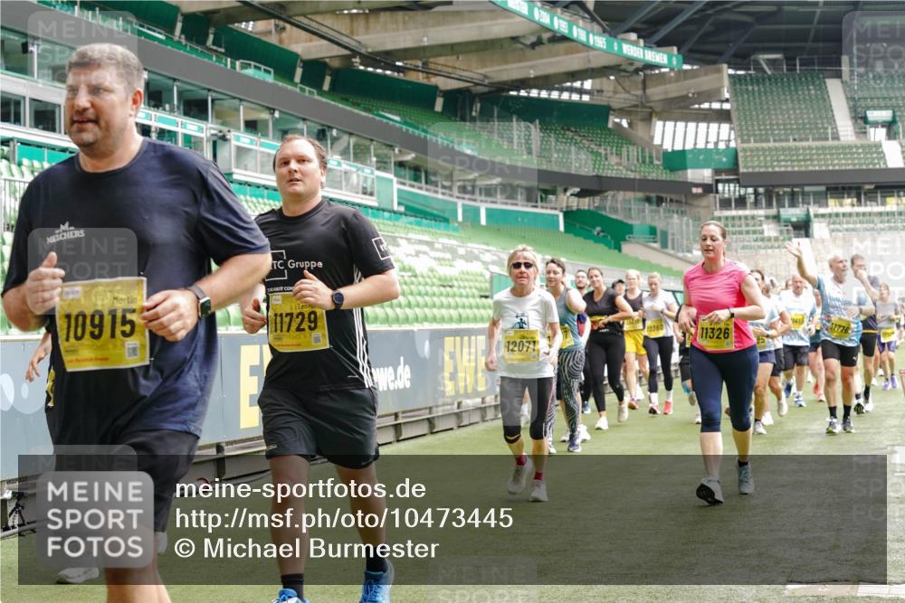 13.09.2026 - 21. swb-Marathon Bremen Michael Burmester http://msf.ph/oto/10473445 13.09.2026 10:37:54 Laufen im Stadion 10090, 10091, 10092, 10150, 10153, 10154, 10168, 10186, 10188, 10190, 10198, 10205, 10237, 10257, 10259, 10260, 10273, 10274, 10283, 10296, 10305, 10315, 10323, 10327, 10331, 10332, 10370, 10375, 10376, 10390, 10429, 10432, 10444, 10465, 10488, 10497, 10500, 10516, 10526, 10598, 10613, 10633, 10645, 10647, 10648, 10654, 10659, 10661, 10663, 10674, 10681, 10682, 10695, 10697, 10802, 10823 meine-sportfotos.de