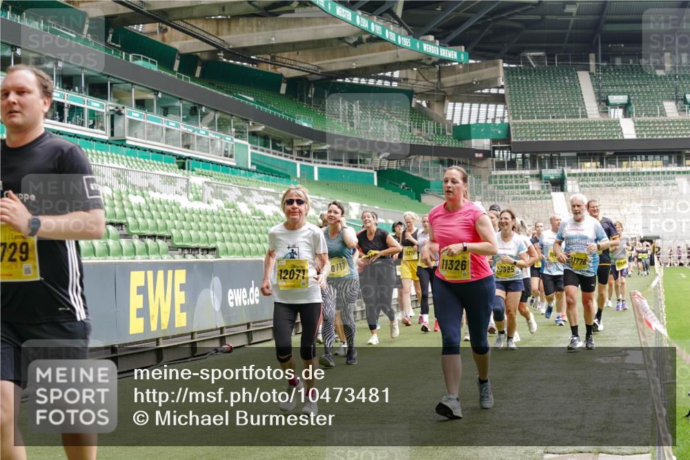 13.09.2026 - 21. swb-Marathon Bremen Michael Burmester http://msf.ph/oto/10473481 13.09.2026 10:37:55 Laufen im Stadion 10090, 10091, 10092, 10150, 10153, 10154, 10168, 10186, 10188, 10190, 10198, 10205, 10237, 10257, 10259, 10260, 10273, 10274, 10283, 10296, 10305, 10315, 10323, 10327, 10331, 10332, 10370, 10375, 10376, 10390, 10429, 10432, 10444, 10465, 10488, 10497, 10500, 10516, 10526, 10598, 10613, 10633, 10645, 10647, 10648, 10654, 10659, 10661, 10663, 10674, 10681, 10682, 10695, 10697, 10802, 10823 meine-sportfotos.de