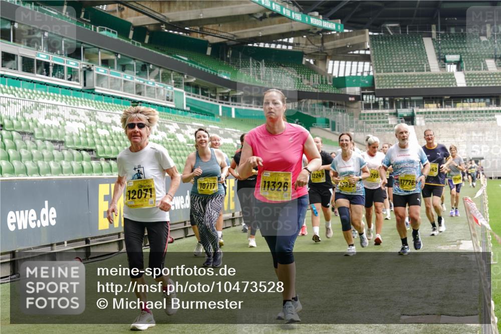 13.09.2026 - 21. swb-Marathon Bremen Michael Burmester http://msf.ph/oto/10473528 13.09.2026 10:37:56 Laufen im Stadion 10090, 10091, 10092, 10150, 10153, 10154, 10168, 10186, 10188, 10190, 10198, 10205, 10237, 10257, 10259, 10260, 10273, 10274, 10283, 10296, 10305, 10315, 10323, 10327, 10331, 10332, 10370, 10375, 10376, 10390, 10429, 10432, 10444, 10465, 10488, 10497, 10500, 10516, 10526, 10598, 10613, 10633, 10645, 10647, 10648, 10654, 10659, 10661, 10663, 10674, 10681, 10682, 10695, 10697, 10802, 10823 meine-sportfotos.de