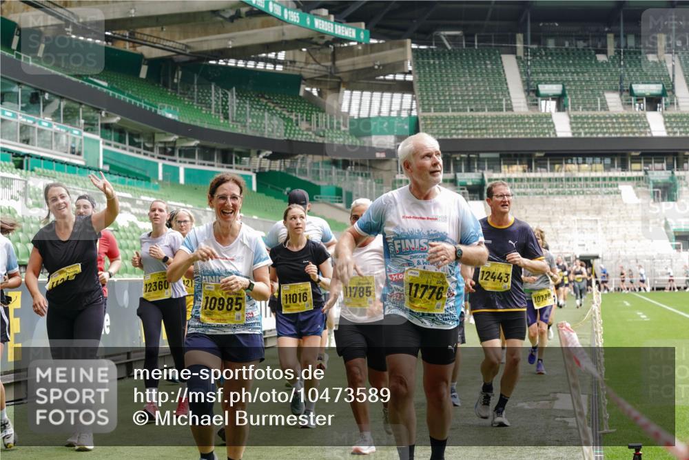13.09.2026 - 21. swb-Marathon Bremen Michael Burmester http://msf.ph/oto/10473589 13.09.2026 10:37:58 Laufen im Stadion 10090, 10091, 10092, 10150, 10153, 10154, 10168, 10186, 10188, 10190, 10198, 10205, 10237, 10257, 10259, 10260, 10273, 10274, 10283, 10296, 10305, 10315, 10323, 10327, 10331, 10332, 10370, 10375, 10376, 10390, 10429, 10432, 10444, 10465, 10488, 10497, 10500, 10516, 10526, 10598, 10613, 10633, 10645, 10647, 10648, 10654, 10659, 10661, 10663, 10674, 10681, 10682, 10695, 10697, 10802, 10823 meine-sportfotos.de