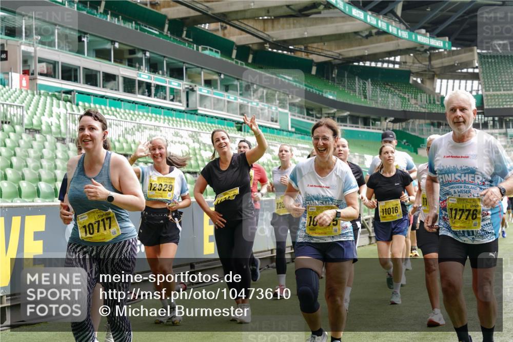 13.09.2026 - 21. swb-Marathon Bremen Michael Burmester http://msf.ph/oto/10473610 13.09.2026 10:37:58 Laufen im Stadion 10090, 10091, 10092, 10150, 10153, 10154, 10168, 10186, 10188, 10190, 10198, 10205, 10237, 10257, 10259, 10260, 10273, 10274, 10283, 10296, 10305, 10315, 10323, 10327, 10331, 10332, 10370, 10375, 10376, 10390, 10429, 10432, 10444, 10465, 10488, 10497, 10500, 10516, 10526, 10598, 10613, 10633, 10645, 10647, 10648, 10654, 10659, 10661, 10663, 10674, 10681, 10682, 10695, 10697, 10802, 10823 meine-sportfotos.de